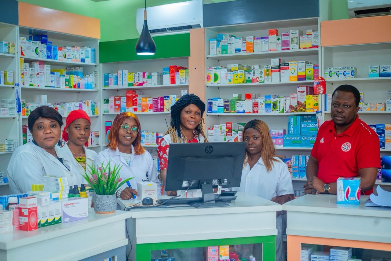 L'équipe d'une pharmacie partenaire du réseau soutenu par Meditect